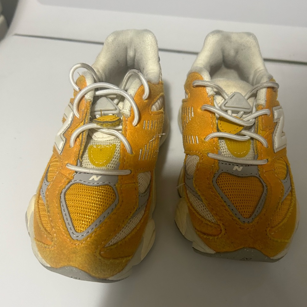 USED toddles  new balance size 7